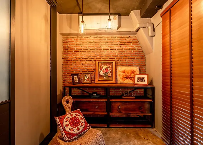 Peony Rustic Sukhumvit, Nana Bts 公寓