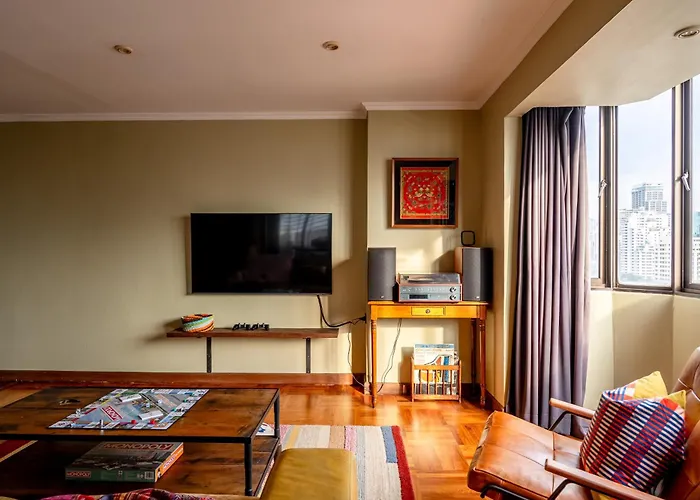 Peony Rustic Sukhumvit, Nana Bts
