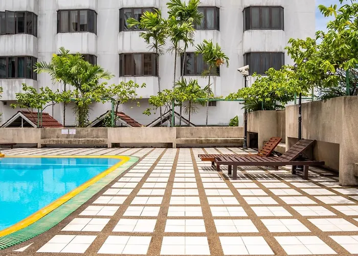 Peony Rustic Sukhumvit, Nana Bts *